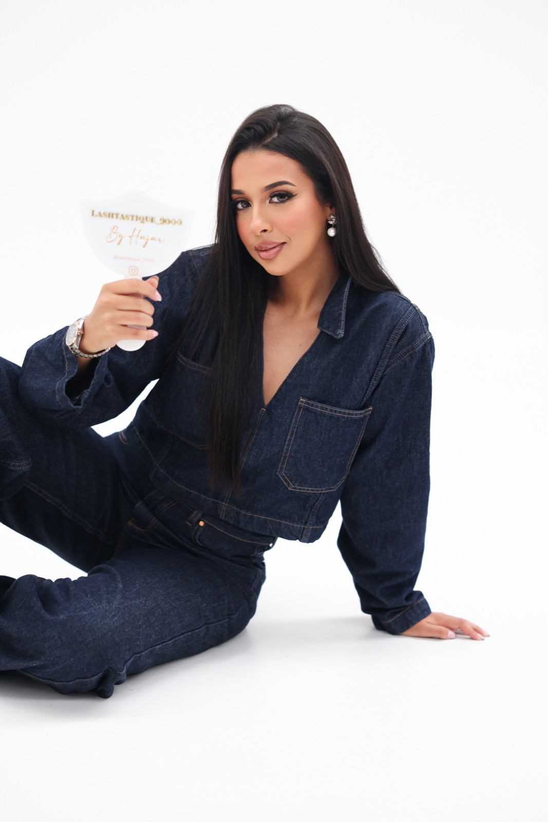 Hajar in het atelier van Virelle Atelier